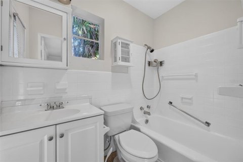 House in Winter Park, Florida 3 bedrooms, 167.6 sq.m. № 2416384 - photo 22