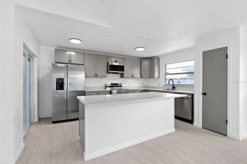 Villa ou maison à vendre à Kissimmee, Floride: 3 chambres, 159.14 m2 № 1527398 - photo 6