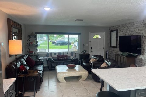 Casa en venta en Seminole, Florida, 2 dormitorios, 92.07 m2 № 1898505 - foto 2