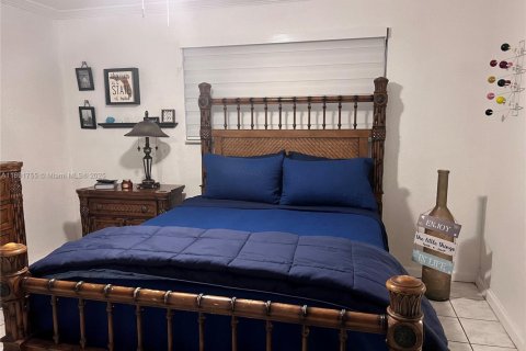 Propiedad comercial en alquiler en Hialeah, Florida, 1 dormitorio № 1943732 - foto 7