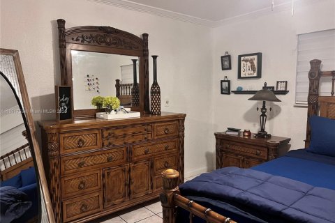 Propiedad comercial en alquiler en Hialeah, Florida, 1 dormitorio № 1943732 - foto 8