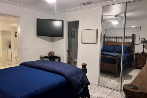Propiedad comercial en alquiler en Hialeah, Florida, 1 dormitorio № 1943732 - foto 6