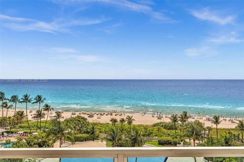 Condo in Miami Beach, Florida, 2 bedrooms  № 2032641