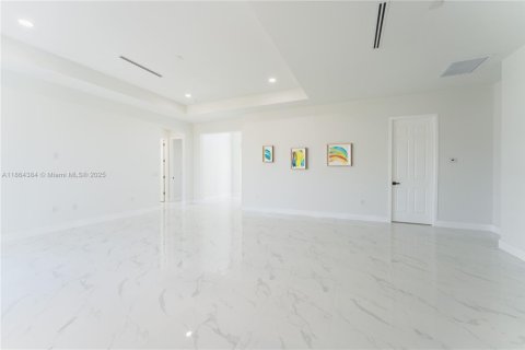 Villa ou maison à vendre à Cape Coral, Floride: 4 chambres, 171.13 m2 № 1892528 - photo 16