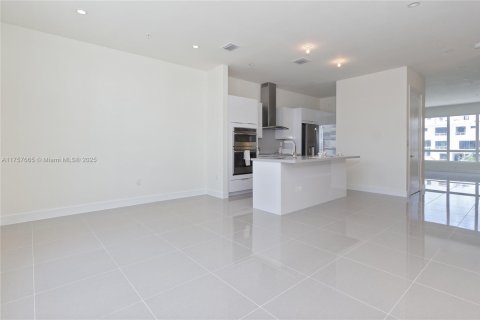 Купить таунхаус в Дорал, Флорида 4 спальни, 246.66м2, № 1977885 - фото 7