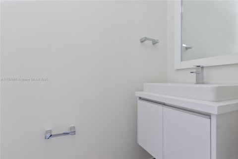 Купить таунхаус в Дорал, Флорида 4 спальни, 246.66м2, № 1977885 - фото 9