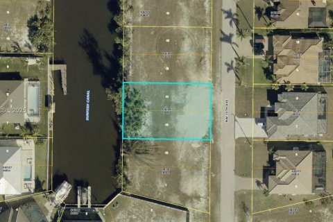 Terreno en Cape Coral, Florida № 2055064