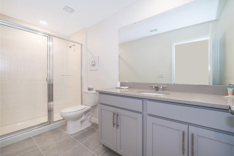 Touwnhouse à vendre à Kissimmee, Floride: 5 chambres, 213.12 m2 № 1561159 - photo 16