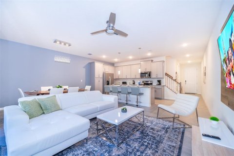 Touwnhouse à vendre à Kissimmee, Floride: 5 chambres, 213.12 m2 № 1561159 - photo 15