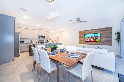 Touwnhouse à vendre à Kissimmee, Floride: 5 chambres, 213.12 m2 № 1561159 - photo 3