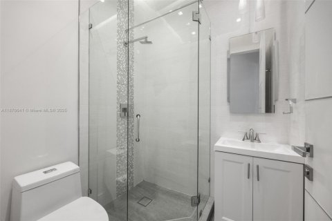 Villa ou maison à vendre à Miami, Floride: 5 chambres, 394 m2 № 1925163 - photo 14