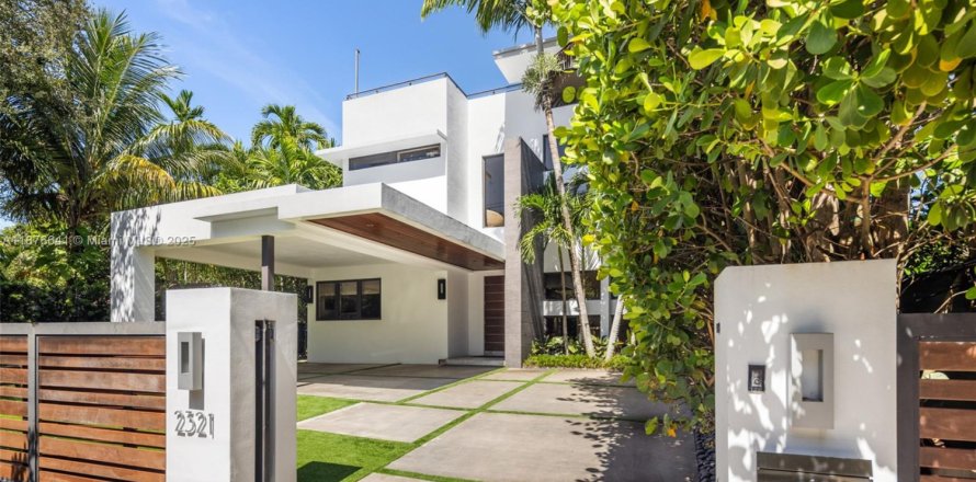 Villa ou maison à Miami, Floride 5 chambres, 394 m2 № 1925163