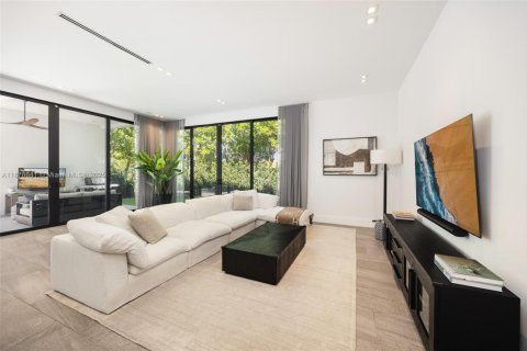 Villa ou maison à vendre à Miami, Floride: 5 chambres, 394 m2 № 1925163 - photo 10