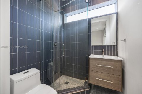 Villa ou maison à vendre à Miami, Floride: 5 chambres, 394 m2 № 1925163 - photo 24