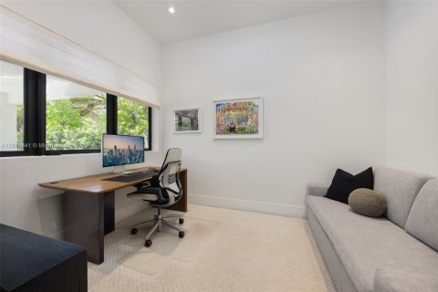 Villa ou maison à vendre à Miami, Floride: 5 chambres, 394 m2 № 1925163 - photo 13