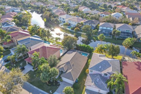 House in Coral Springs, Florida 3 bedrooms, 171.13 sq.m. № 1818694 - photo 1