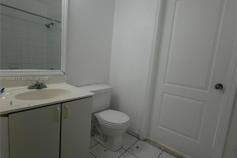 Condominio en alquiler en Miami, Florida, 2 dormitorios, 96.62 m2 № 2010378 - foto 17