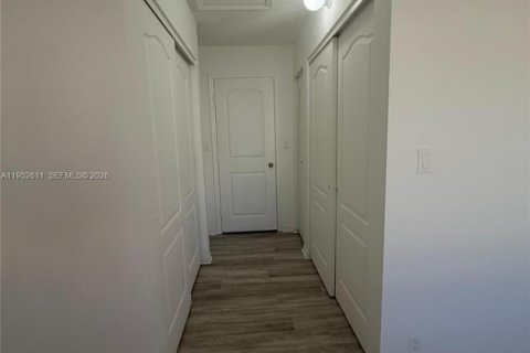 Condominio en alquiler en Miami, Florida, 2 dormitorios, 96.62 m2 № 2010378 - foto 10