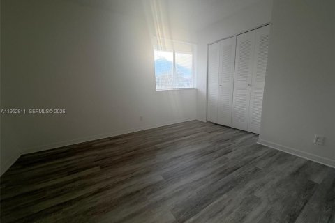 Condominio en alquiler en Miami, Florida, 2 dormitorios, 96.62 m2 № 2010378 - foto 16