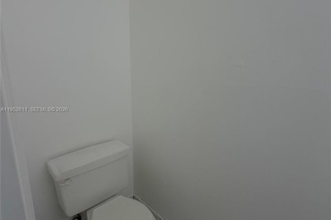 Condominio en alquiler en Miami, Florida, 2 dormitorios, 96.62 m2 № 2010378 - foto 6