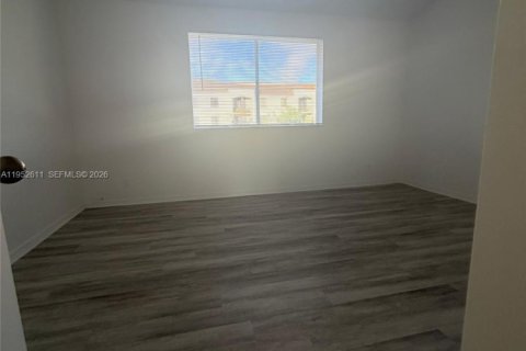 Condominio en alquiler en Miami, Florida, 2 dormitorios, 96.62 m2 № 2010378 - foto 15