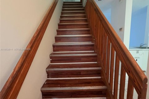 Condominio en alquiler en Miami, Florida, 2 dormitorios, 96.62 m2 № 2010378 - foto 8