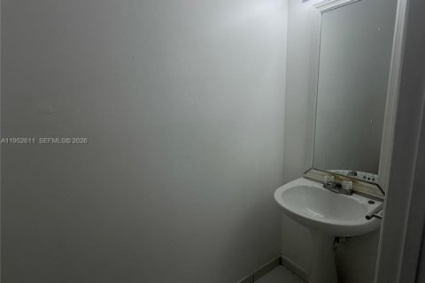 Condominio en alquiler en Miami, Florida, 2 dormitorios, 96.62 m2 № 2010378 - foto 5