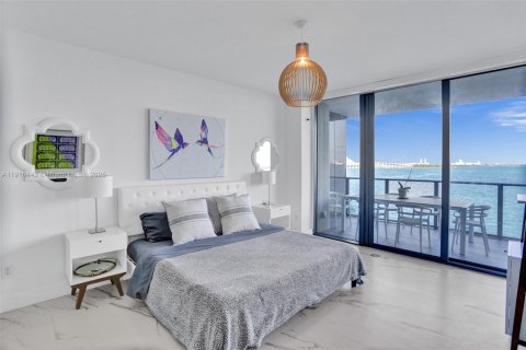 Снять в аренду кондоминиум в Майами, Флорида 3 спальни, 141.77м2, № 1971996 - фото 4