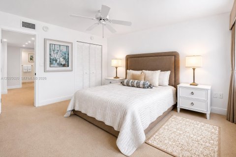 Condo in Hollywood, Florida, 2 bedrooms № 2243569 - photo 24