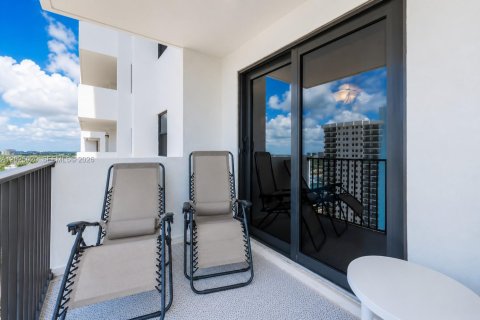 Condo in Hollywood, Florida, 2 bedrooms № 2243569 - photo 29