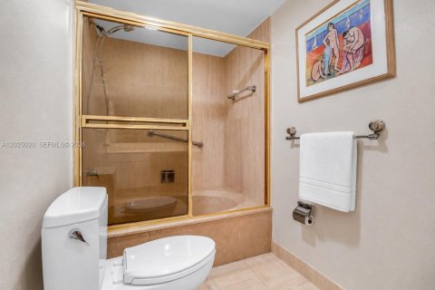 Condo in Hollywood, Florida, 2 bedrooms № 2243569 - photo 22
