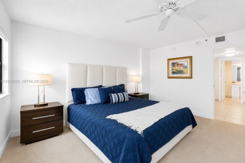Condo in Hollywood, Florida, 2 bedrooms № 2243569 - photo 20