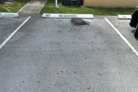 Снять в аренду квартиру в Майами-Гарденс, Флорида 2 спальни, № 1882659 - фото 22