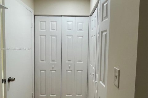 Снять в аренду квартиру в Майами-Гарденс, Флорида 2 спальни, № 1882659 - фото 12