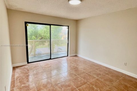 Снять в аренду квартиру в Майами-Гарденс, Флорида 2 спальни, № 1882659 - фото 9