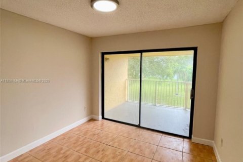 Снять в аренду квартиру в Майами-Гарденс, Флорида 2 спальни, № 1882659 - фото 13