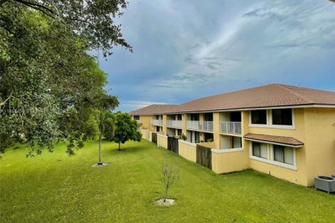 Снять в аренду квартиру в Майами-Гарденс, Флорида 2 спальни, № 1882659 - фото 16