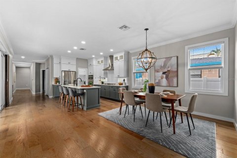 Villa ou maison à vendre à Saint Petersburg, Floride: 4 chambres, 280.38 m2 № 2199877 - photo 6