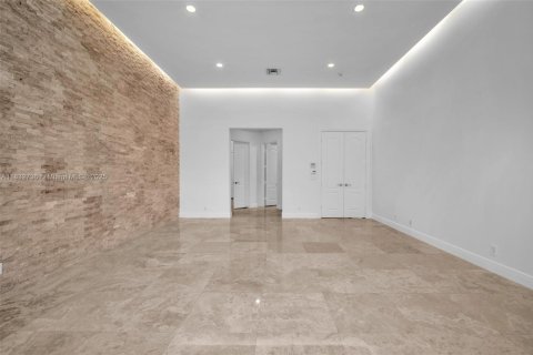House in Weston, Florida 6 bedrooms, 622.63 sq.m. № 1809444 - photo 18