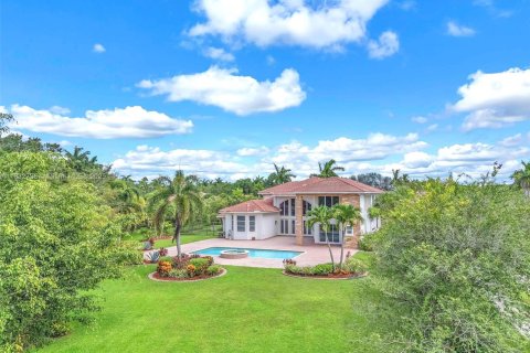 House in Weston, Florida 6 bedrooms, 622.63 sq.m. № 1809444 - photo 3