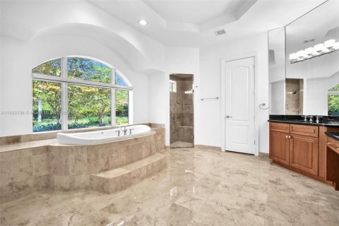 House in Weston, Florida 6 bedrooms, 622.63 sq.m. № 1809444 - photo 22