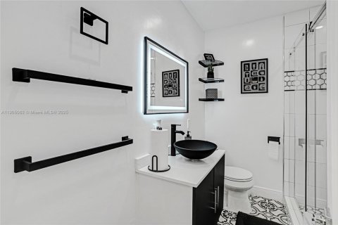 House in Miami, Florida 3 bedrooms, 114.55 sq.m. № 1955196 - photo 11