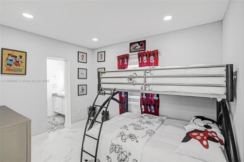 House in Miami, Florida 3 bedrooms, 114.55 sq.m. № 1955196 - photo 14