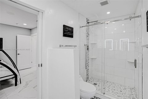 House in Miami, Florida 3 bedrooms, 114.55 sq.m. № 1955196 - photo 17