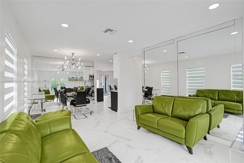 House in Miami, Florida 3 bedrooms, 114.55 sq.m. № 1955196 - photo 3