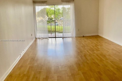 Copropriété à vendre à Miami, Floride: 2 chambres, 99.87 m2 № 1938840 - photo 1