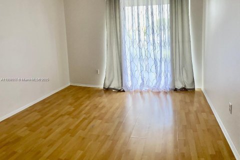 Copropriété à vendre à Miami, Floride: 2 chambres, 99.87 m2 № 1938840 - photo 2