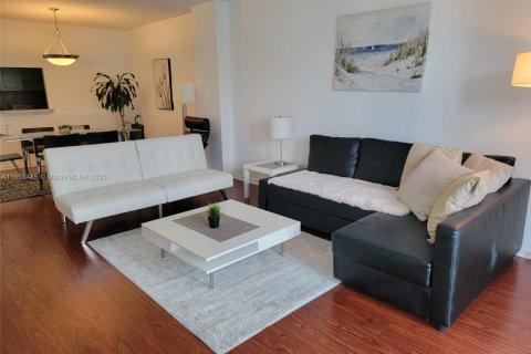 Copropriété à louer à Sunny Isles Beach, Floride: 1 chambre, 93.37 m2 № 1939560 - photo 12