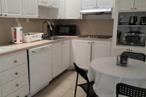 Copropriété à louer à Sunny Isles Beach, Floride: 1 chambre, 93.37 m2 № 1939560 - photo 20