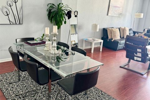 Copropriété à louer à Sunny Isles Beach, Floride: 1 chambre, 93.37 m2 № 1939560 - photo 3